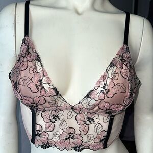 NWOT Victoria’s Secret Tan/Pink/Black Lace Bralette. Size Medium.